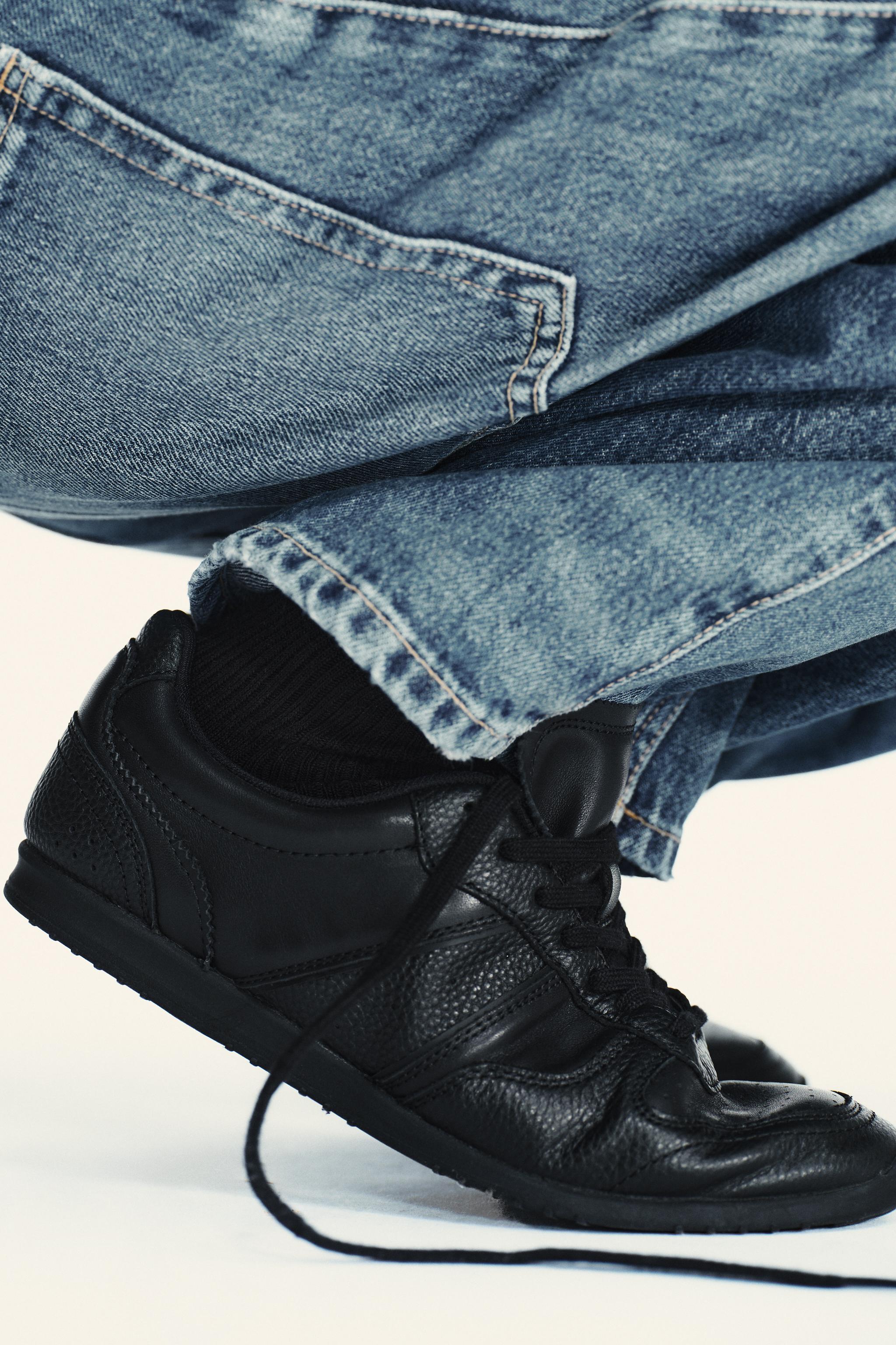 LEATHER SNEAKERS