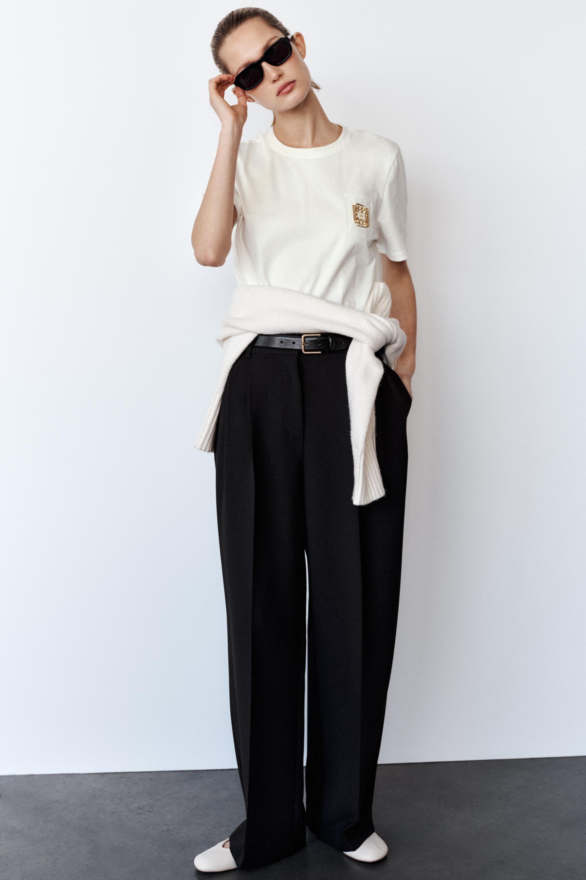 BROOCH T-SHIRT