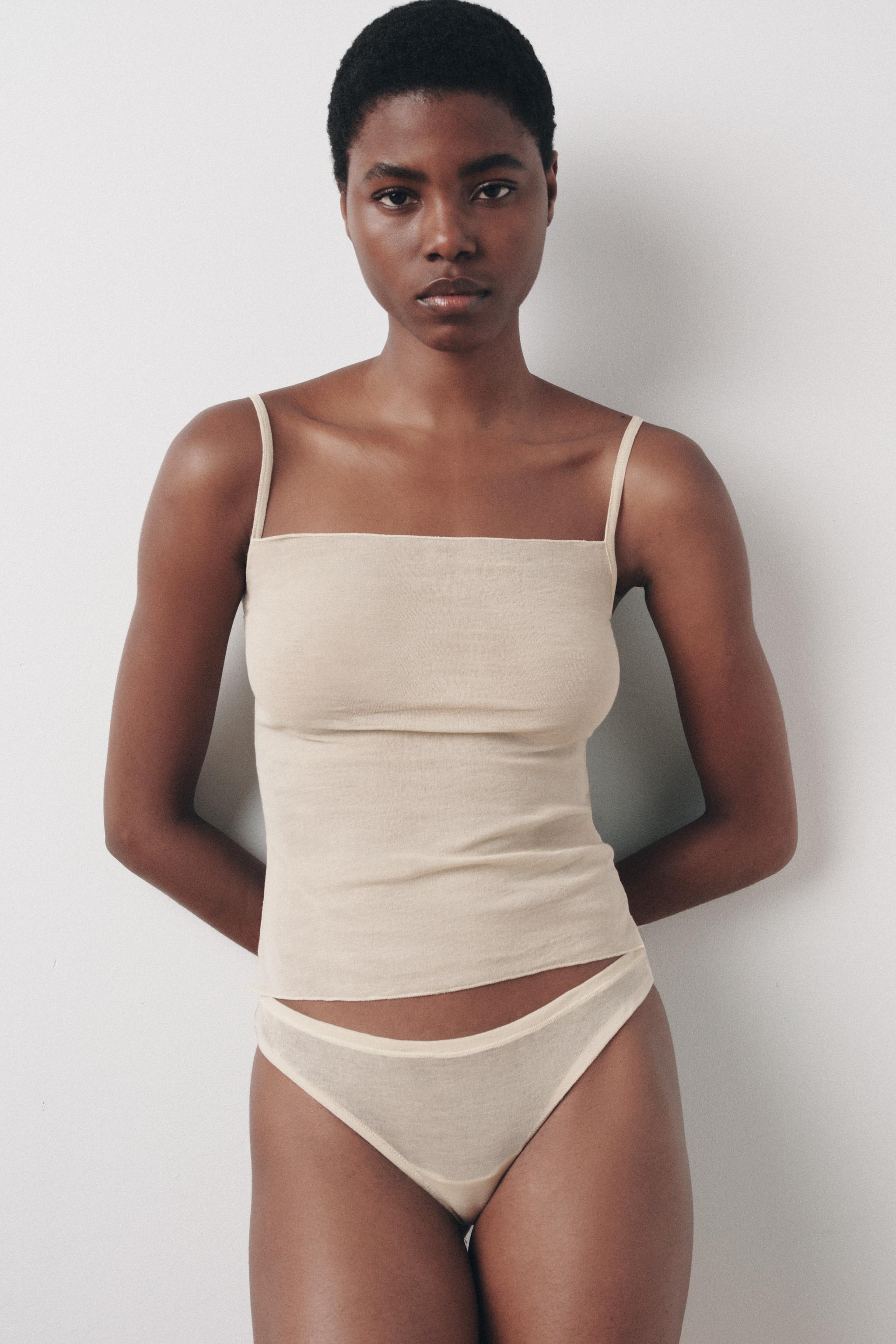 SOFT STRAP TOP
