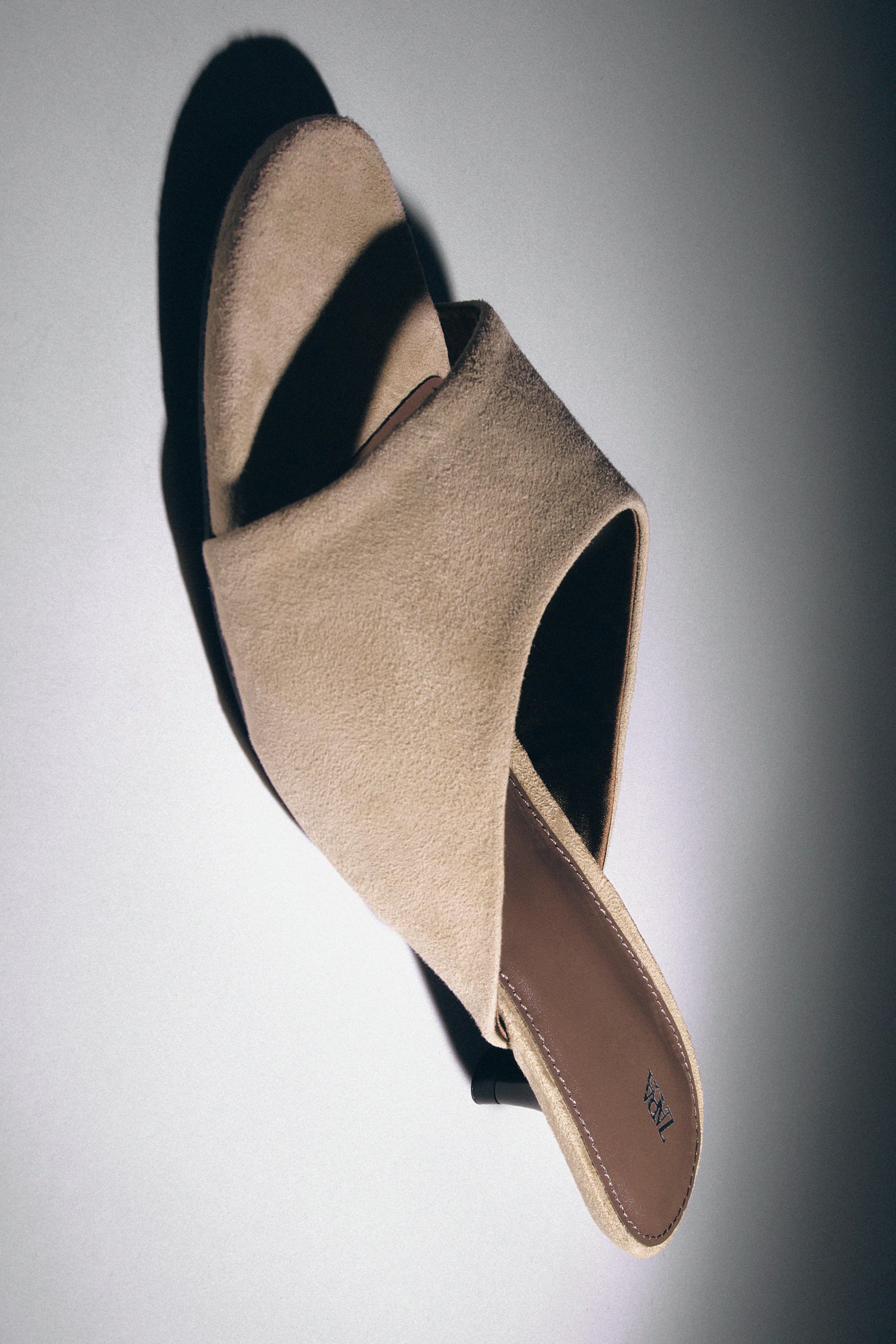 SUEDE KITTEN HEEL SANDALS