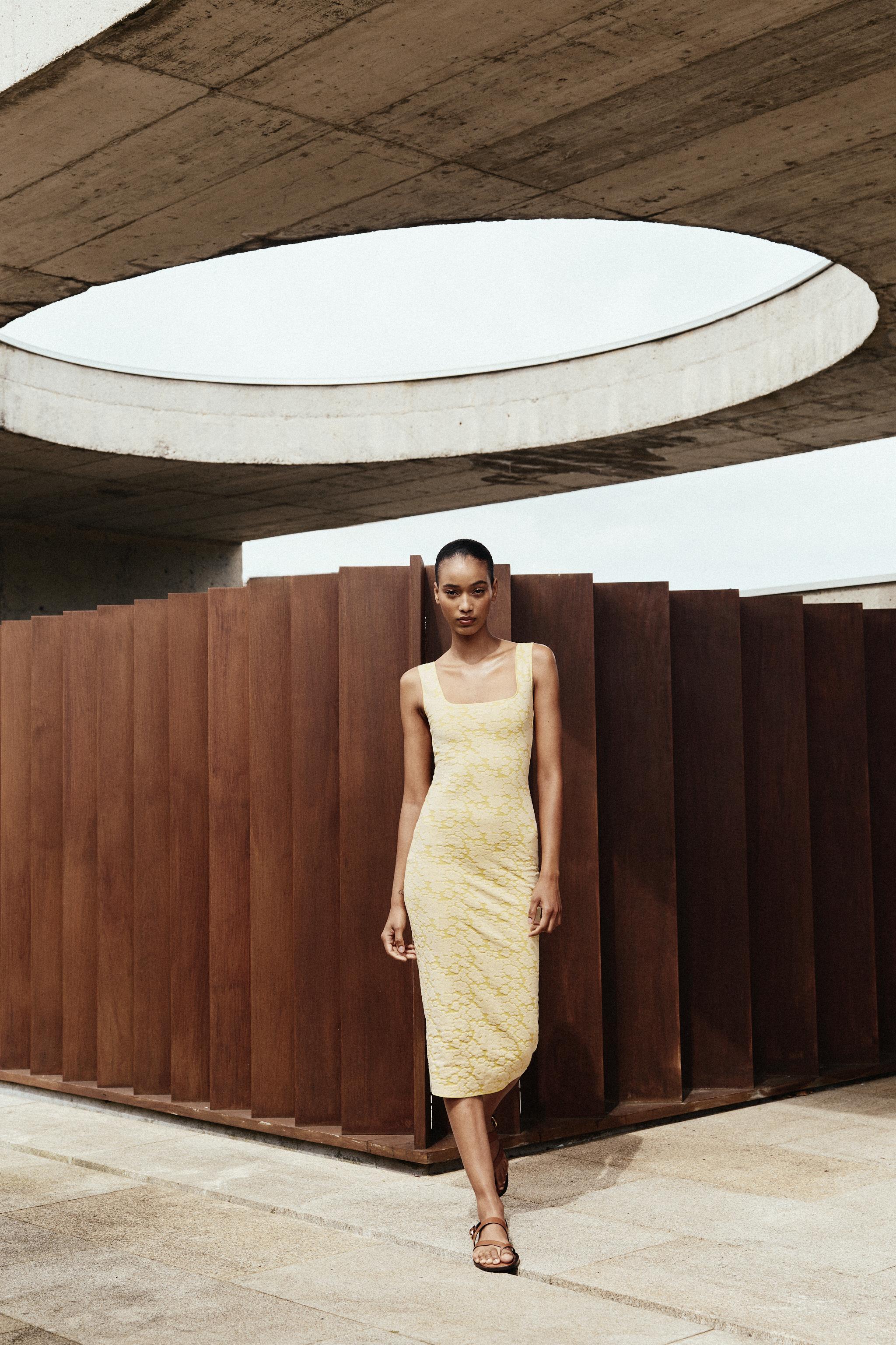 STRETCH SQUARE NECK DRESS