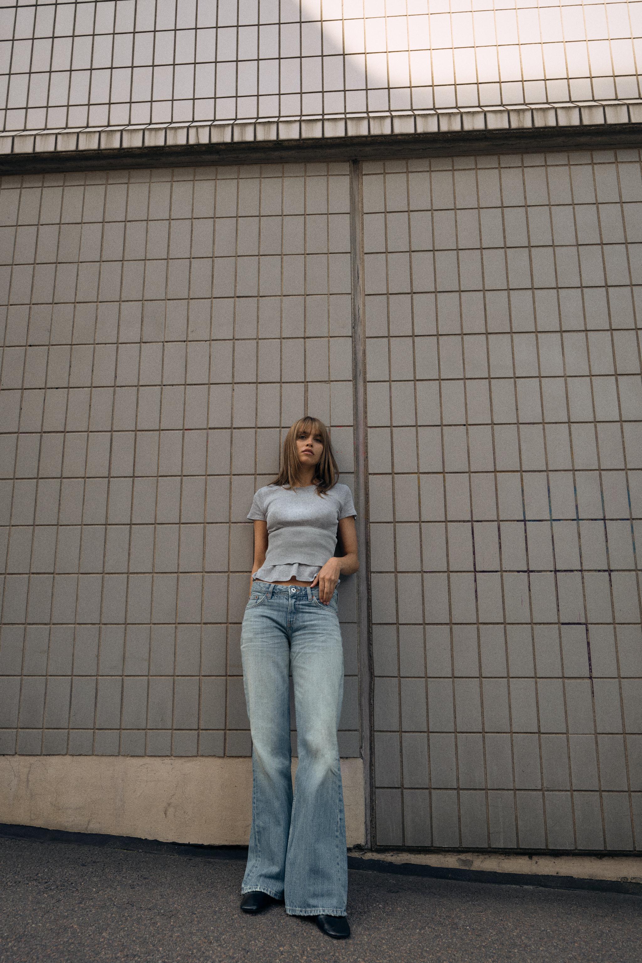 TRF LOW RISE FLARE JEANS