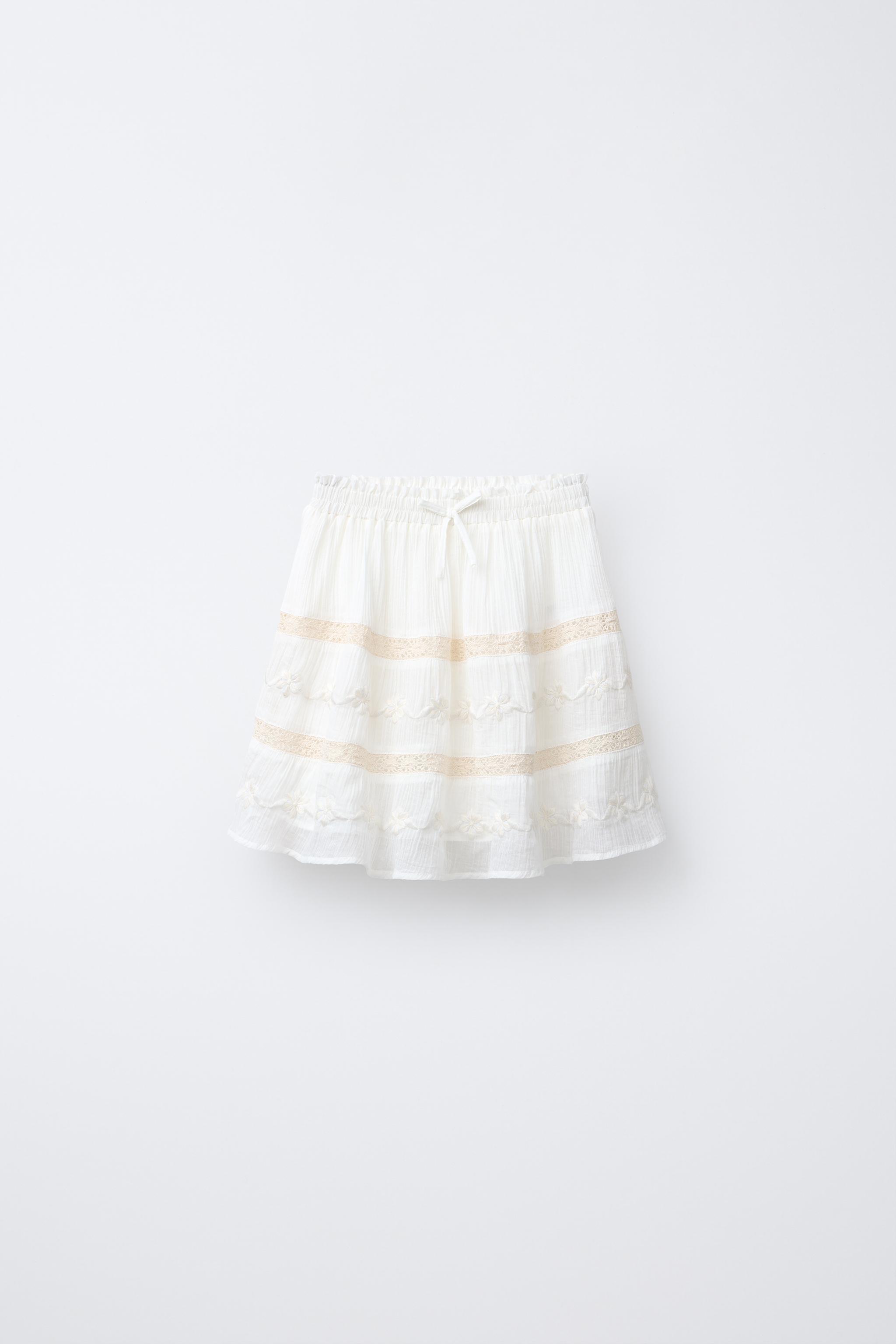 FLORAL EMBROIDERED SKIRT