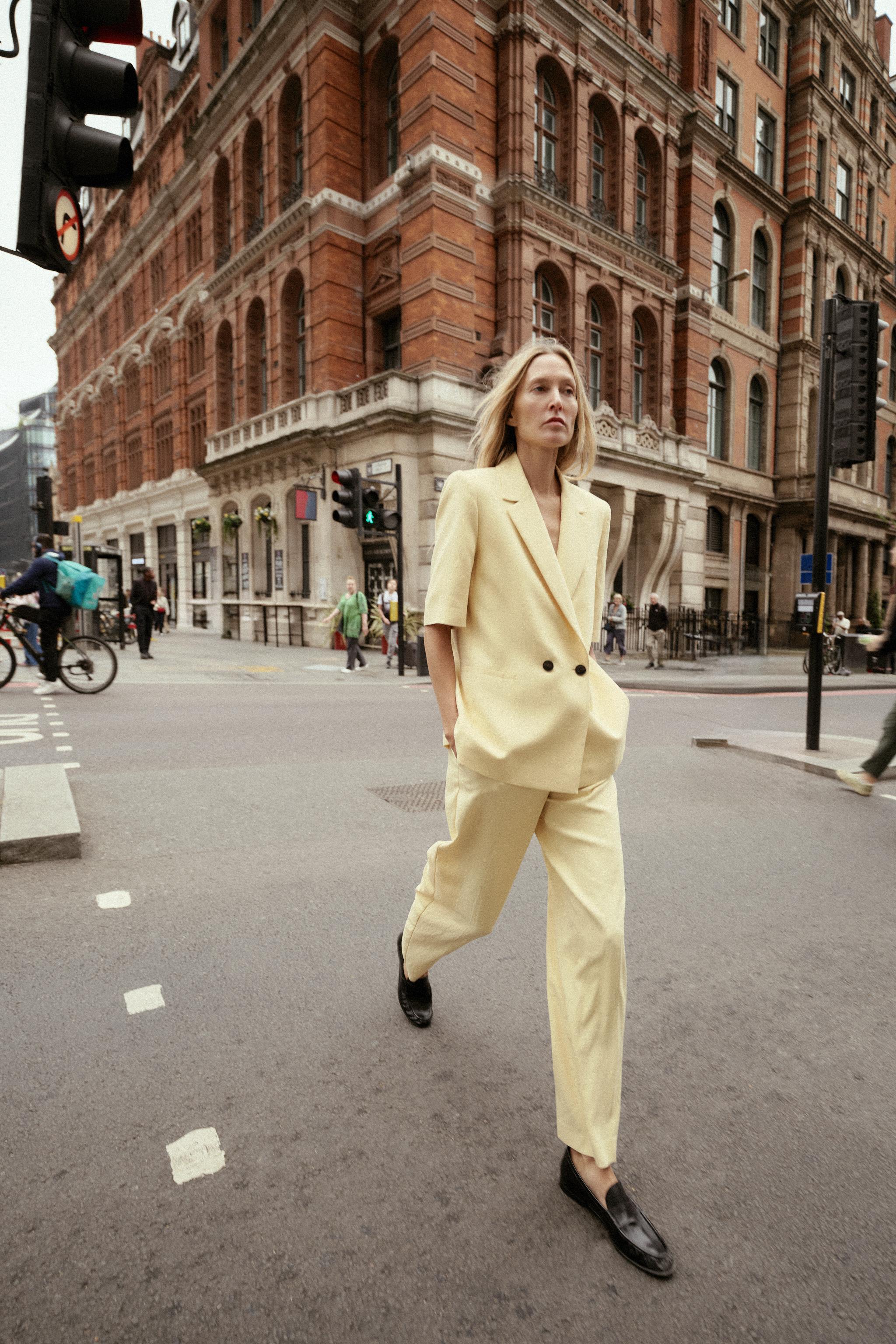 TEXTURED STRAIGHT LEG PANTS