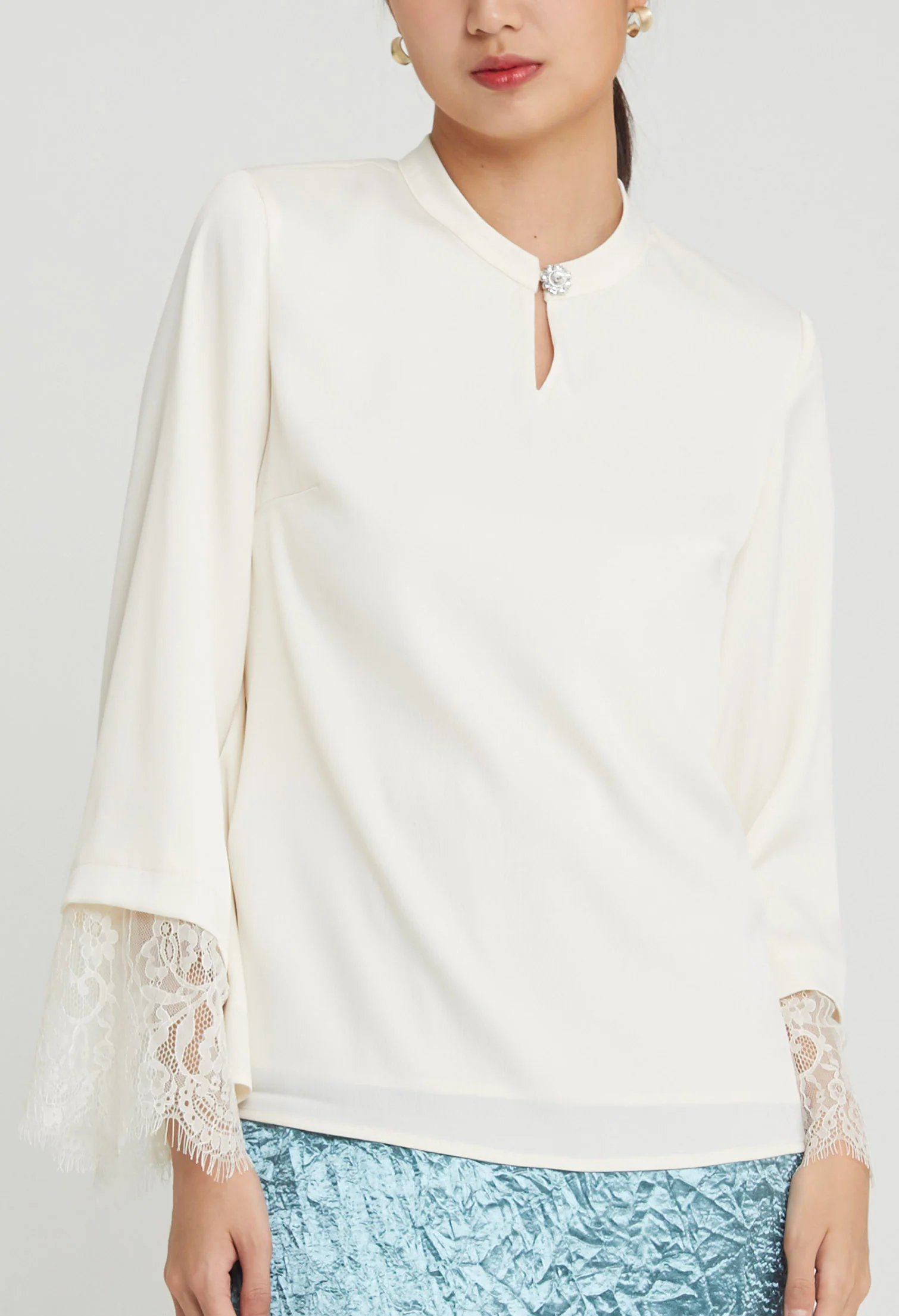 Modern Matte Eyelash Sleeves Blouse