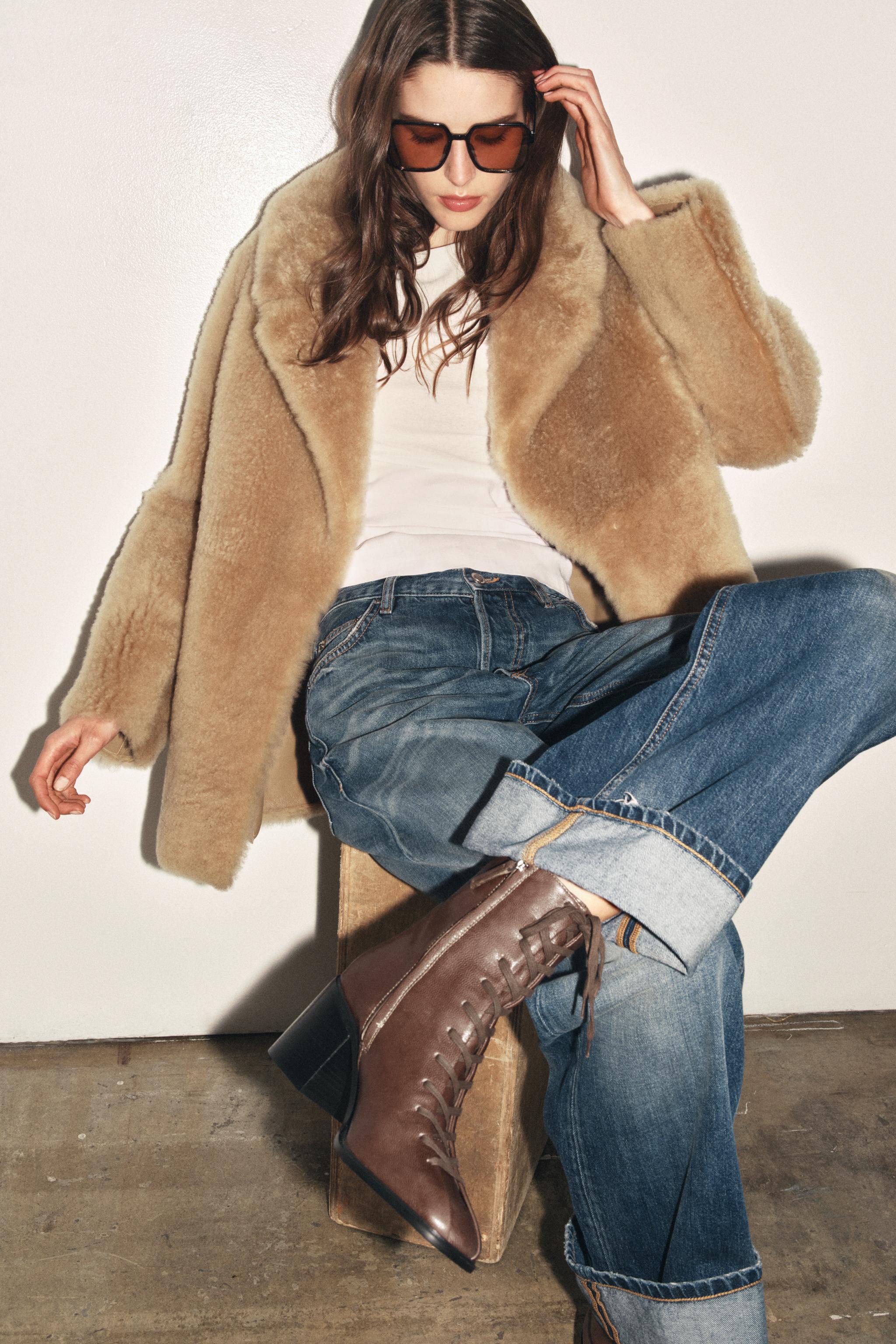 LACED LEATHER ANKLE BOOTS